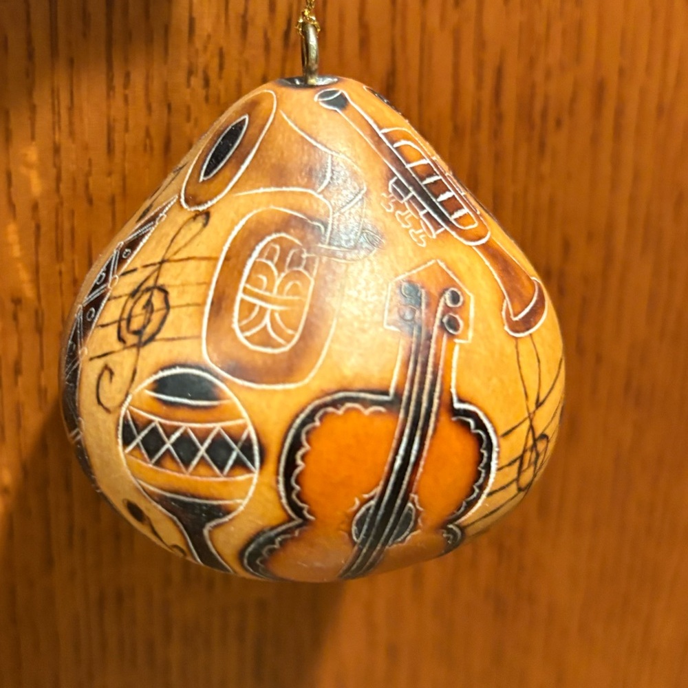 LuCuma Peruvian Gourd Ornament 🎺 Rattle Hand-Carved 🎵 Musical Instruments
